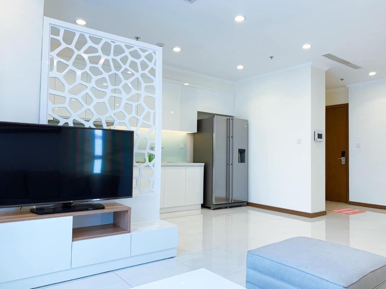 Homestay Landmark 81- Homes By Christine